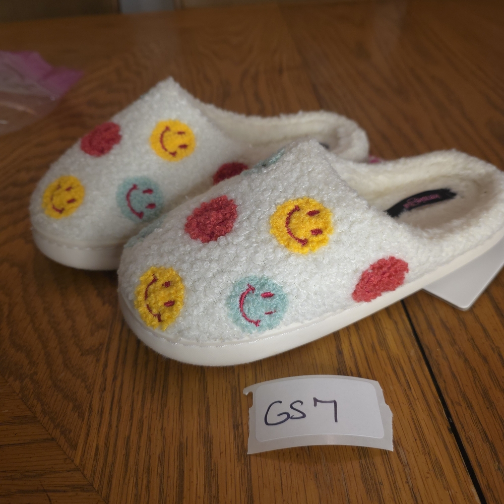 Kensie Girl White Fuzzy‎ Slippers with Yellow, Red and Teal Smiley Dots